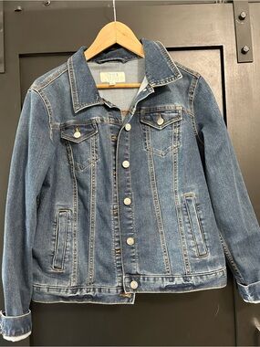 Time and Tru Medium Blue Denim Jacket with Contrast Stitching